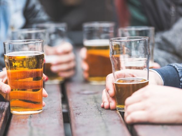 Drinking alcohol does not actually make people look more attractive, study suggests | Science & Tech News