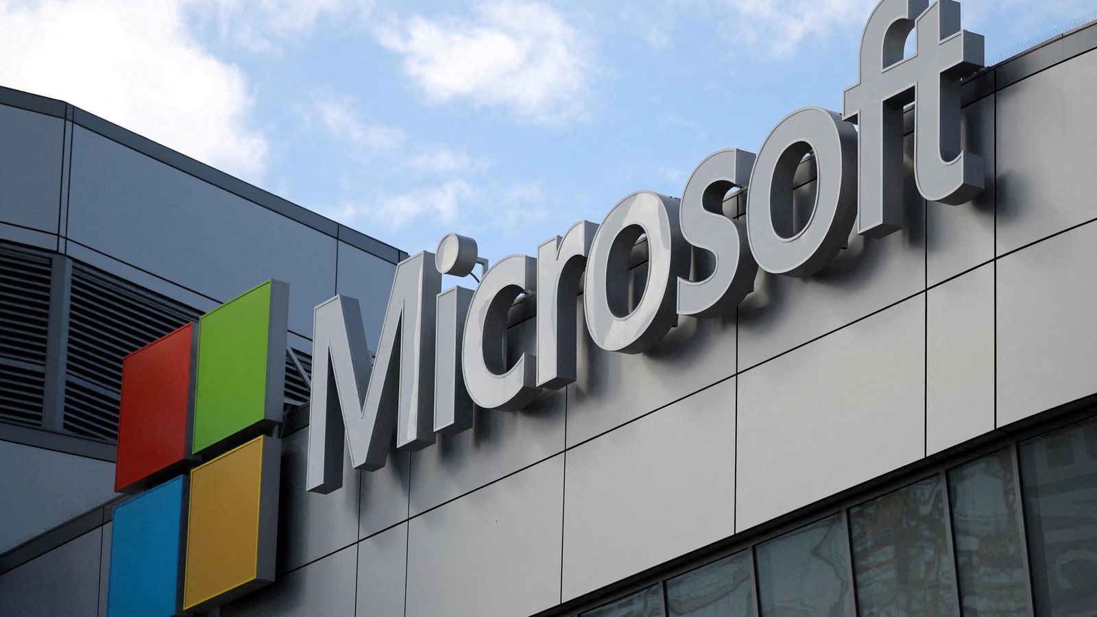 Demand for AI helps Microsoft outperform financial expectations | Business News