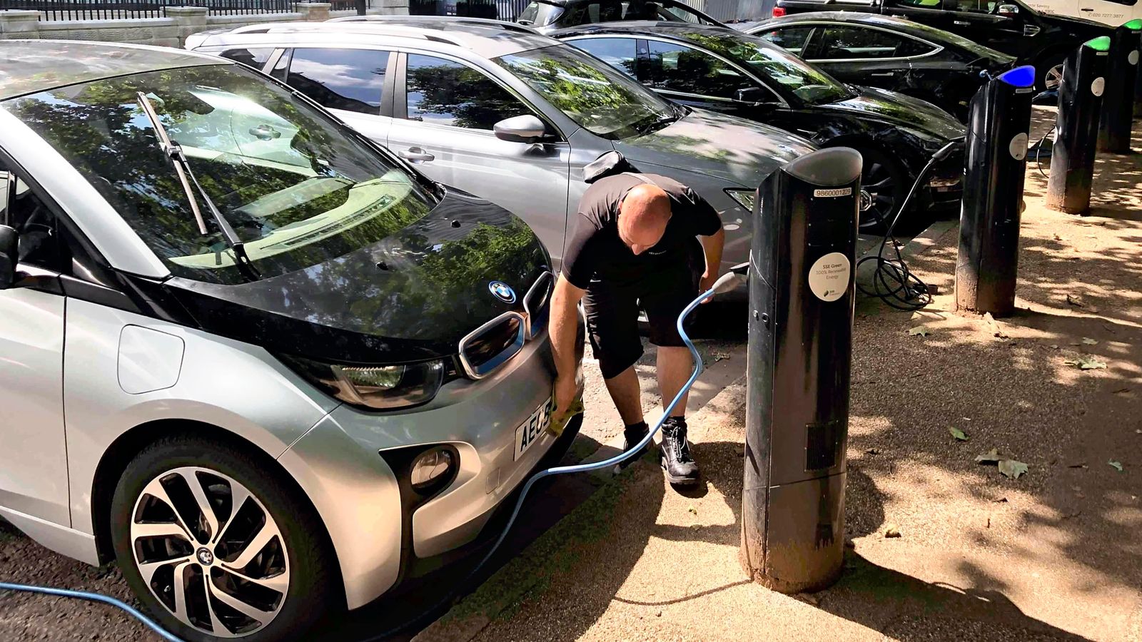 Second-hand electric vehicle sales soar to record levels | Business News