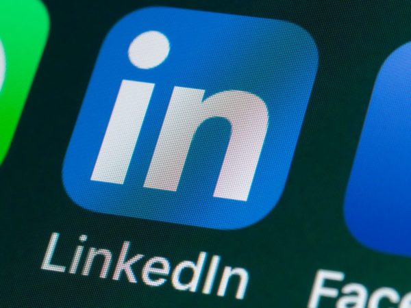 Chinese spy used LinkedIn to target British officials – report | Science & Tech News