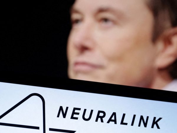 Elon Musk’s brain chip firm given all-clear to recruit for human trials | Science & Tech News