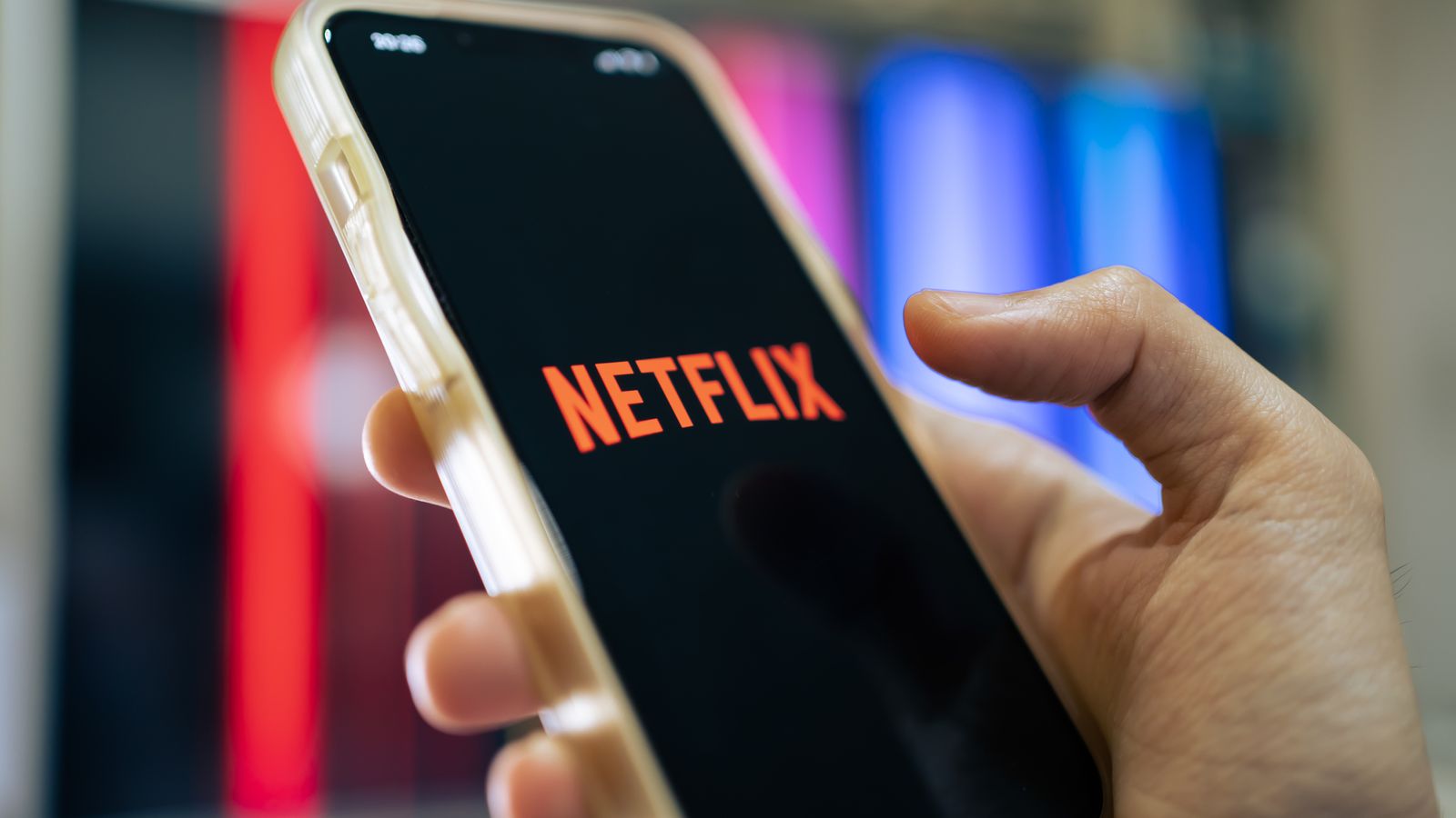 Netflix subscribers surge after crackdown on password sharing | Business News